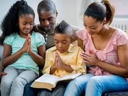 images (10) culto em família