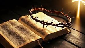 images (3) vitória espiritual e recompensa eterna, com elementos simbólicos (como uma coroa dourada sobre uma Bíblia aberta, luz suave, ou caminho iluminado), sem texto.