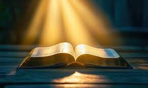 download (5) imagem de Bíblia iluminada por luz natural, trazendo sensação de renovo